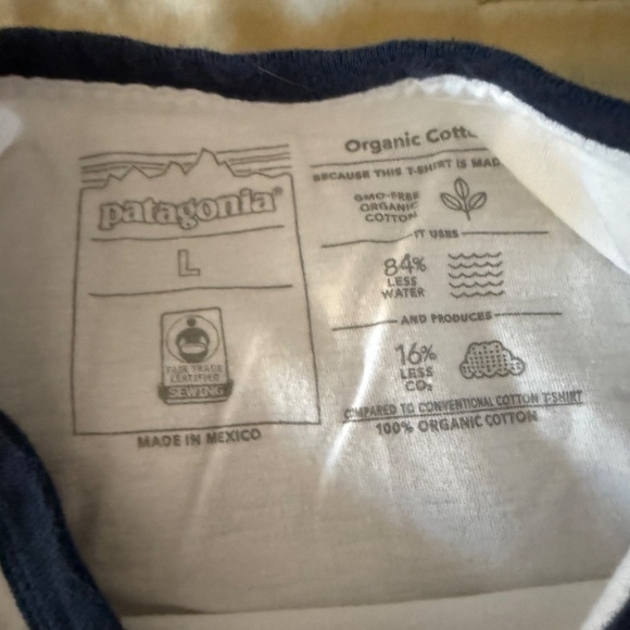 Patagonia Ladies White Short Sleeve T Shirt with Navy Trim L - Picture 3 of 4